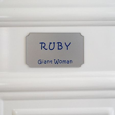 Ferienwohnung Giant Woman Tsoútsouros Exterior foto